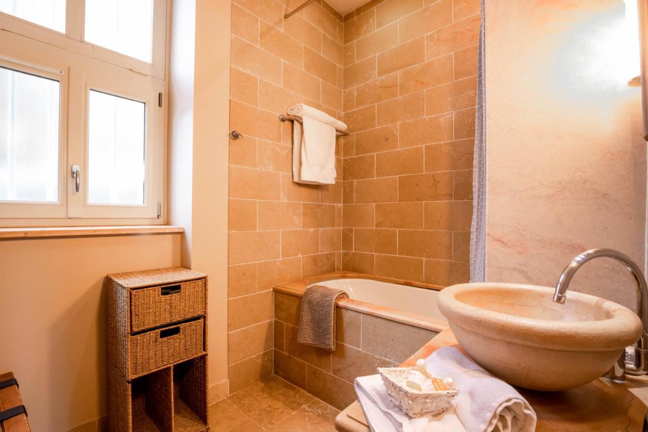 Octroi Saint-Jacques Bed & Breakfast โบน ภายนอก รูปภาพ